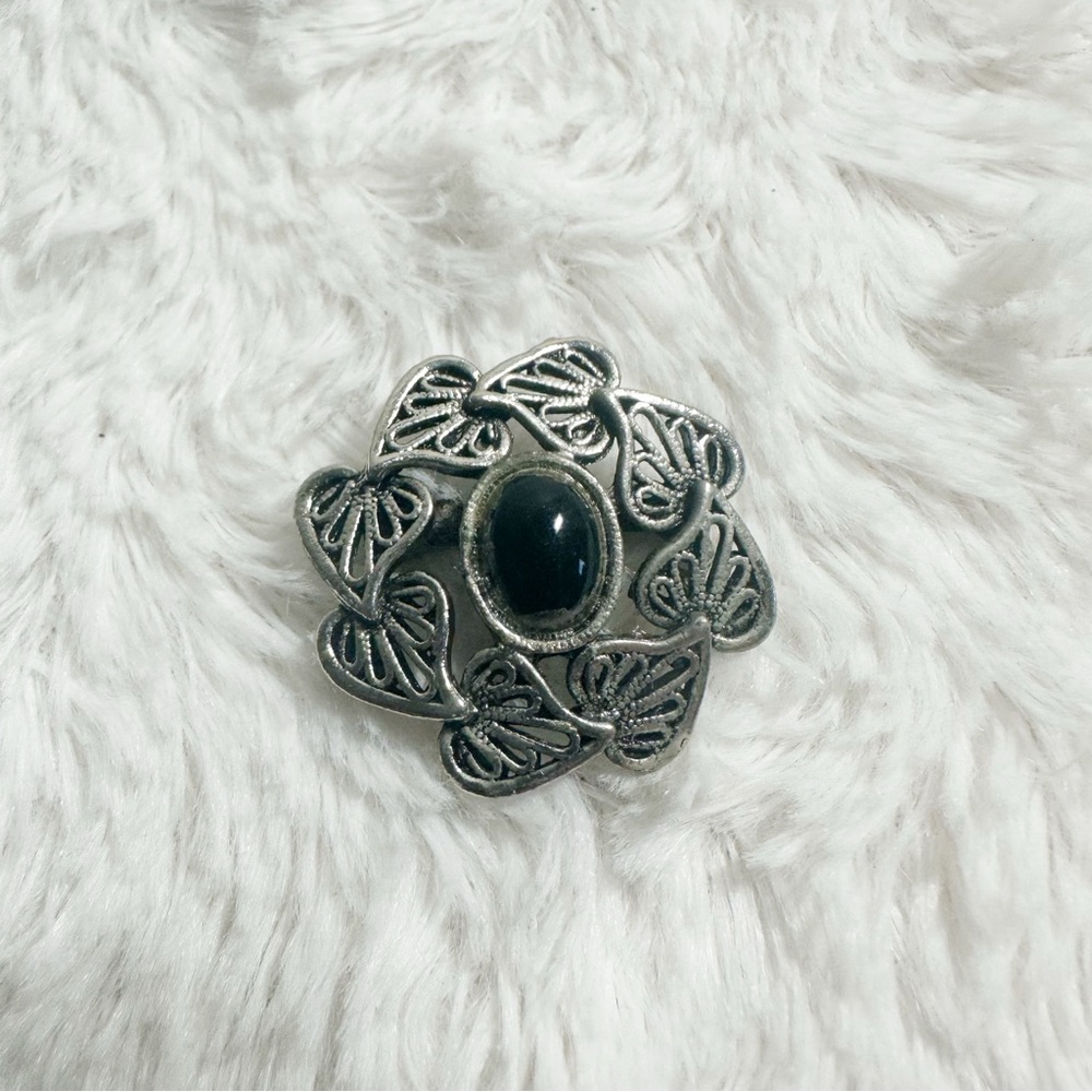 Vintage Tacoa Leaf Pin